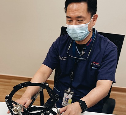 Meet Dr Ong Shong Meng: The Orthopaedic Surgeon Who Started as a Volunteer